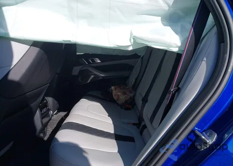 2023 BMW X5 M z USA, uszkodzony, nr VIN 5YMJU0C09P9N57880